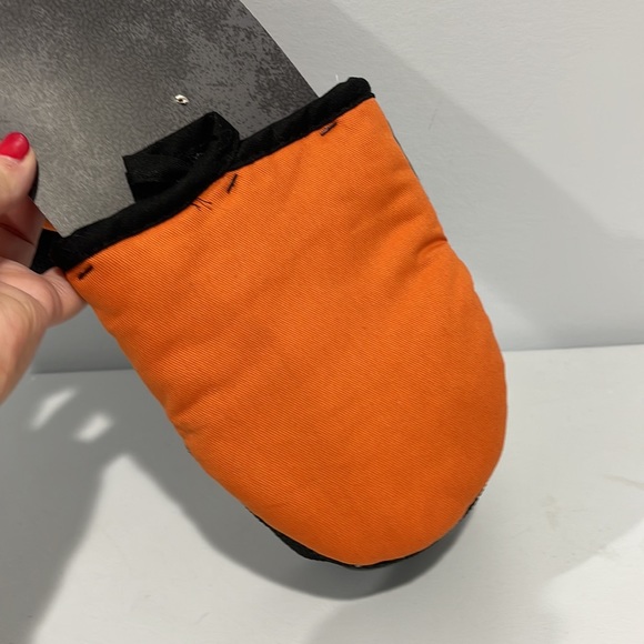 DISNEY Halloween Kitchen Oven Mitts Mickey And  Minnie Mouse BOO NEW - Picture 6 of 8